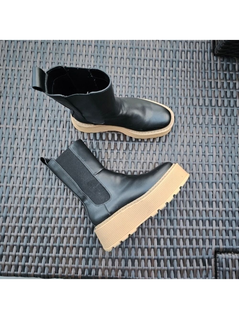 H&M High Profile Chelsea Boots - Picture 3 of 8